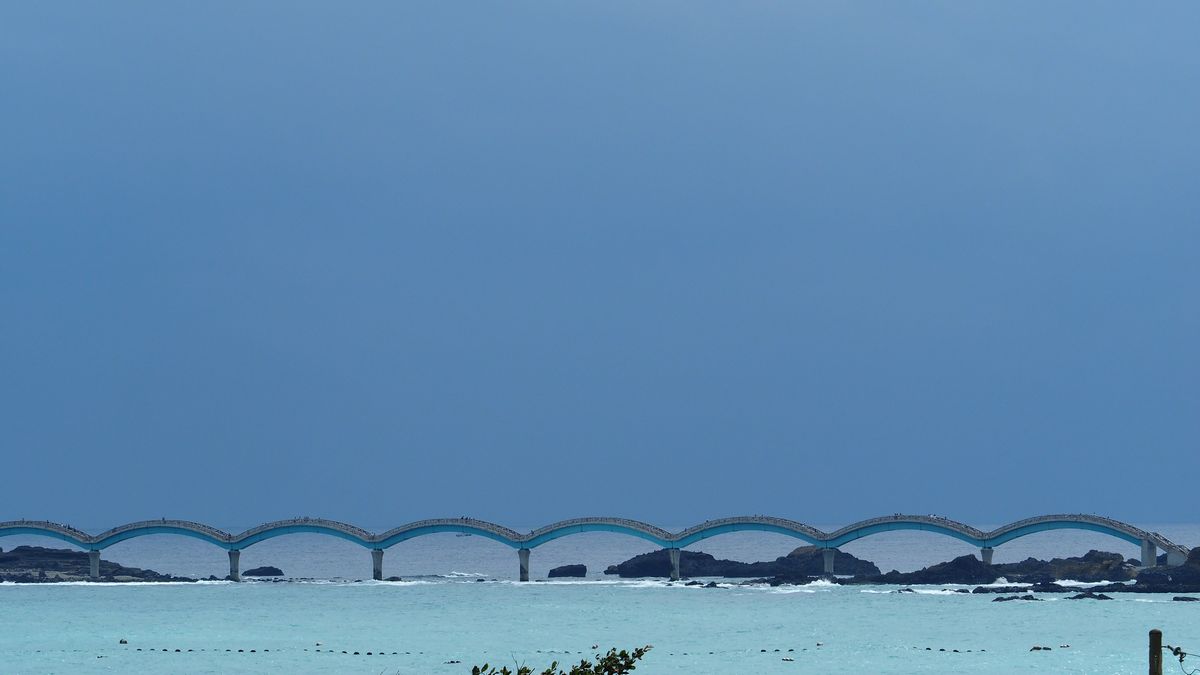 schon von Weitem ein Hingucker: dieSanxiantai Bridge