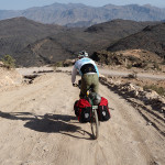oman per bike: abfahrt richtung wadi bani awf und wadi a'sathan