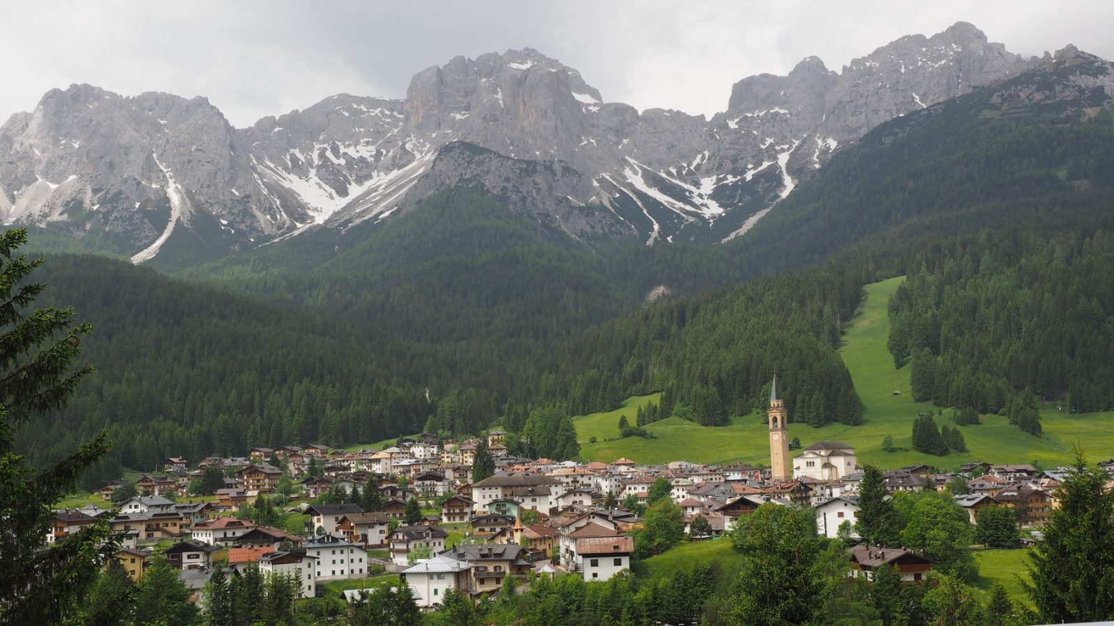 Padola vor den Sextner Dolomiten