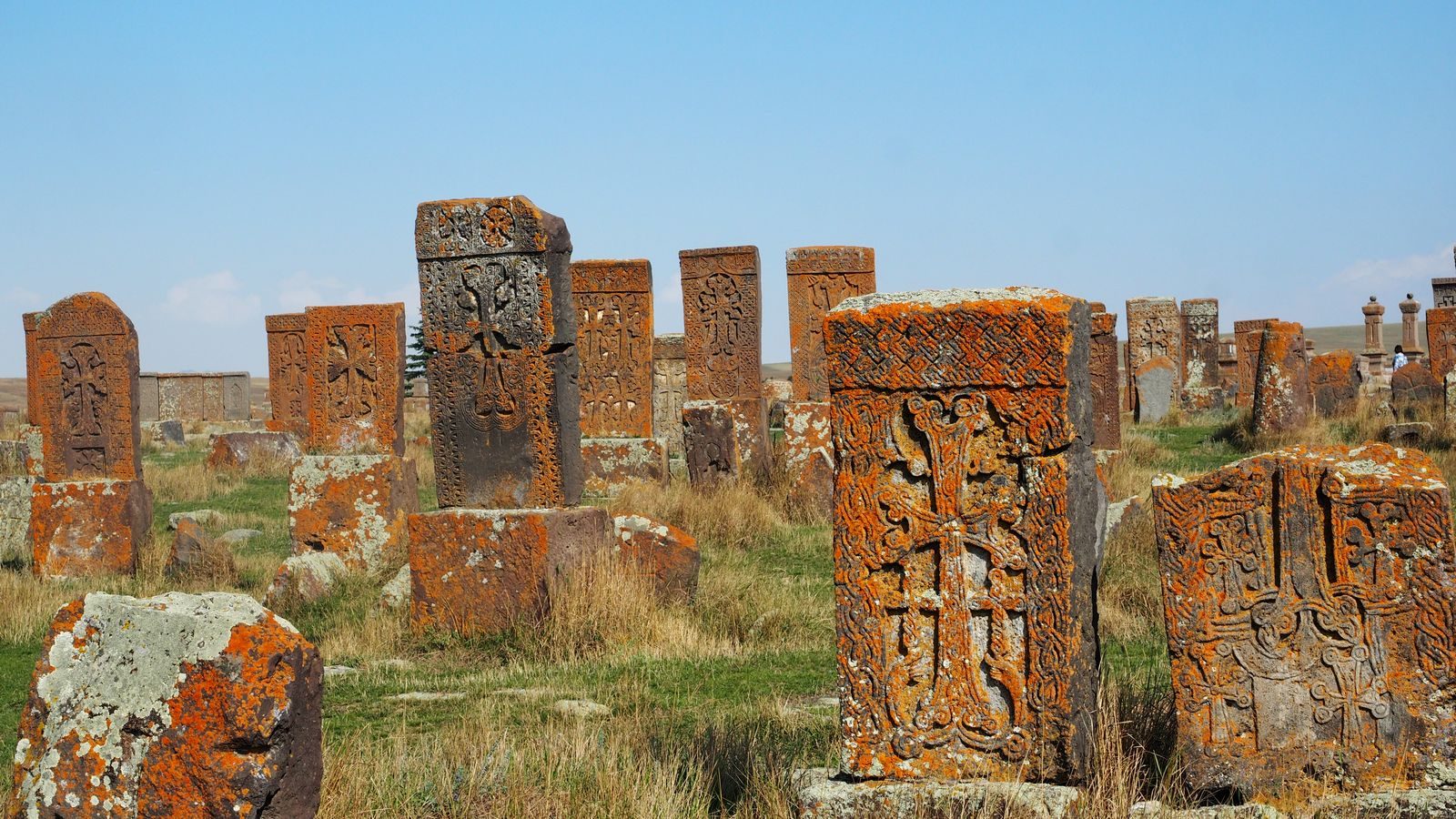 Radreise Armenien - Kreuzsteine am Friedhof von Noratus