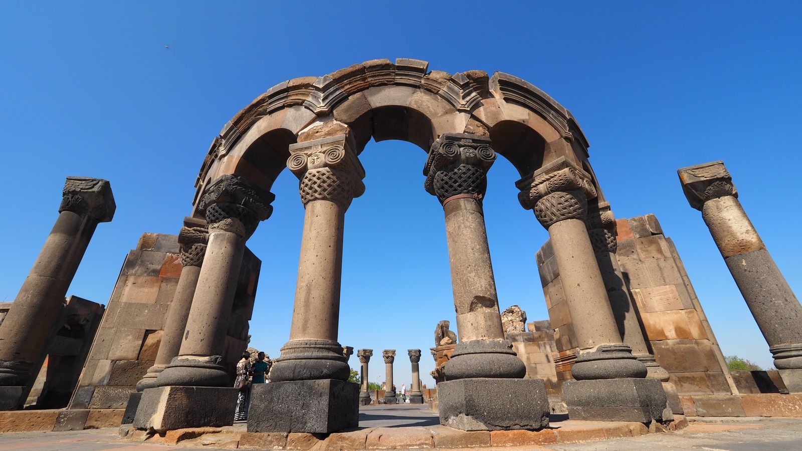 Radreise Armenien - Zvartnots UNESCO-Weltkulturerbe