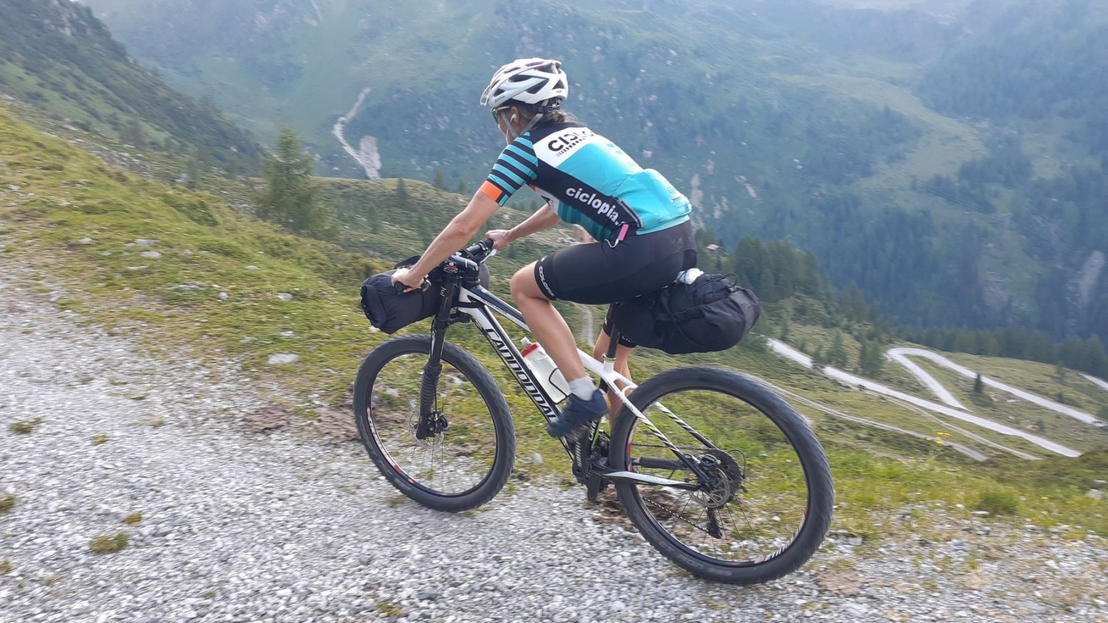 Bikepacking Karnische Alpen - Auffahrt Porzehütte Tilliacher Joch